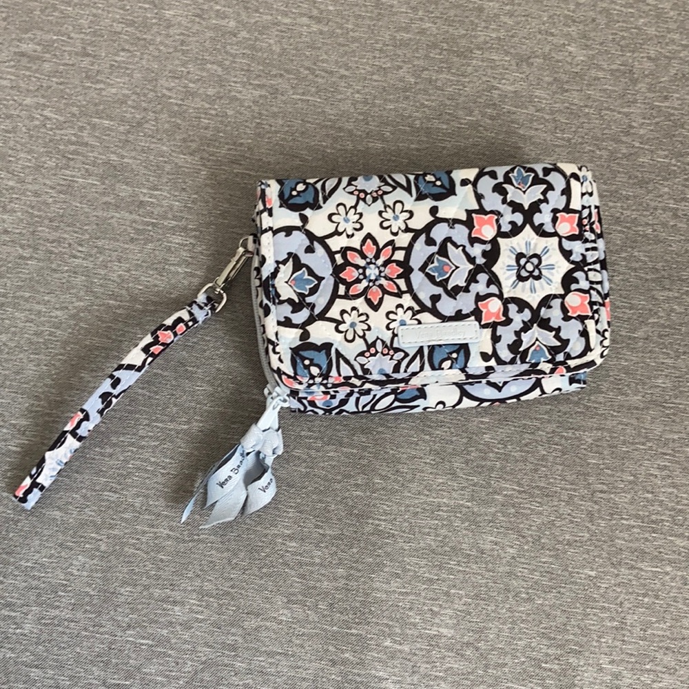 Very Bradley Crossbody wallet